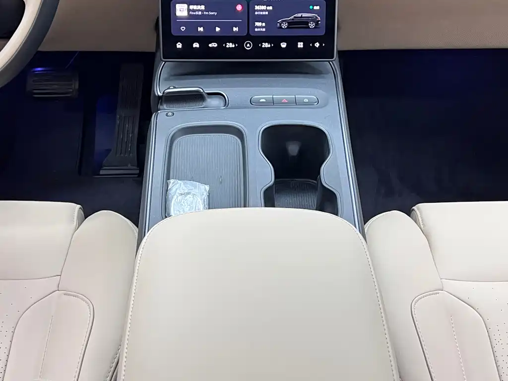 NIO ET5T 2024 model 75kWh Touring купить на сайте DeffCars