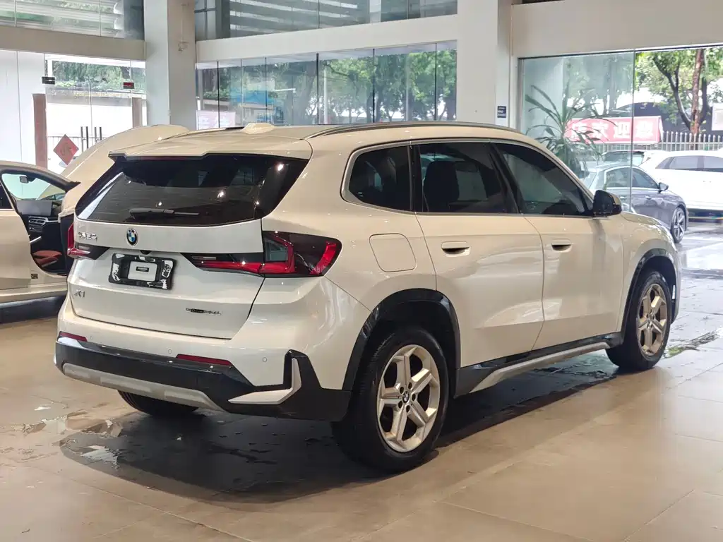 BMW X1 2023 sDrive20Li X Design Package купить на сайте DeffCars