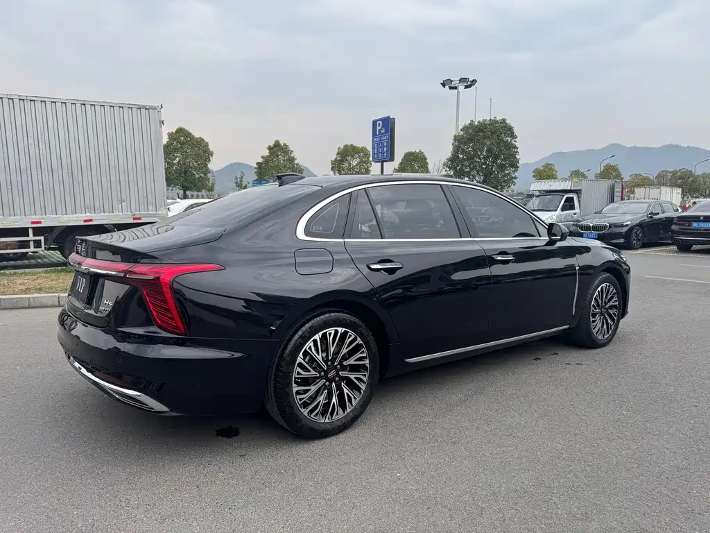 Hongqi H5 2024 2.0T Automatic Zhilianqichang Edition купить на сайте DeffCars