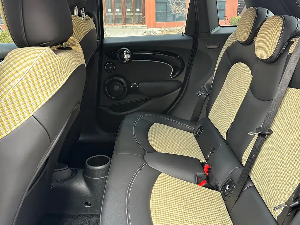 MINI 2022 2.0T COOPER S Obsessive Special Edition Five-door Edition купить на сайте DeffCars