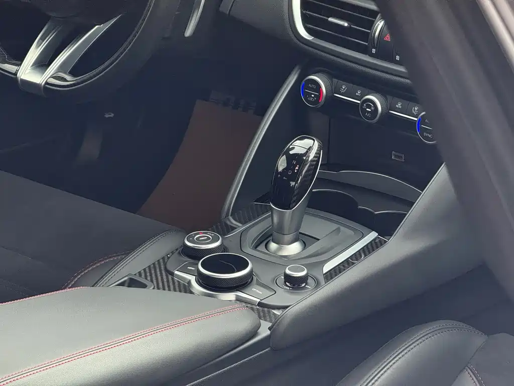 Giulia Juliet 2019 2.9T 510HP F1 Limited Edition купить на сайте DeffCars