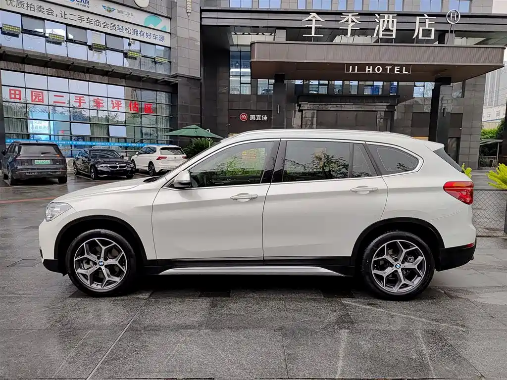 BMW X1 2019 xDrive20Li Exclusive Model купить на сайте DeffCars