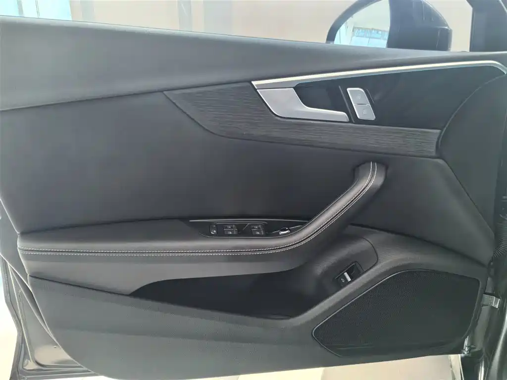 Audi A4L 2024 40 TFSI luxury and dynamic model купить на сайте DeffCars