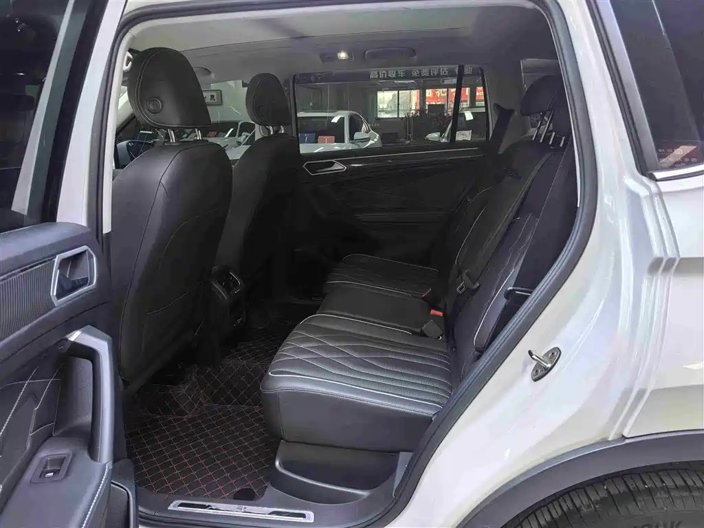 Tiguan L 2023 facelift 330TSI automatic two-wheel drive R-Line version купить на сайте DeffCars