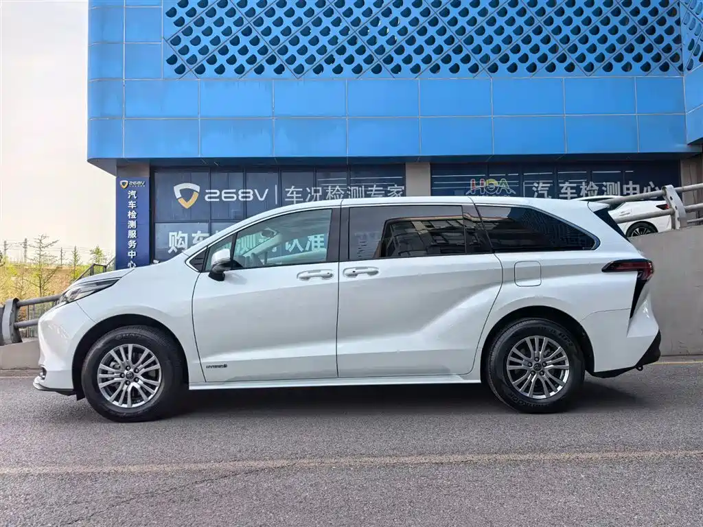 SIENNA 2021 2.5L Hybrid Comfort Edition купить на сайте DeffCars