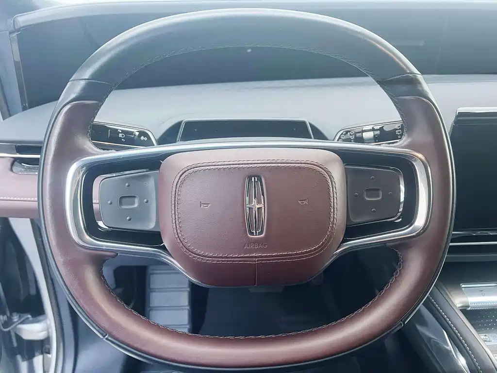 Voyager 2025 2.0T four-wheel drive presidential hybrid version купить на сайте DeffCars
