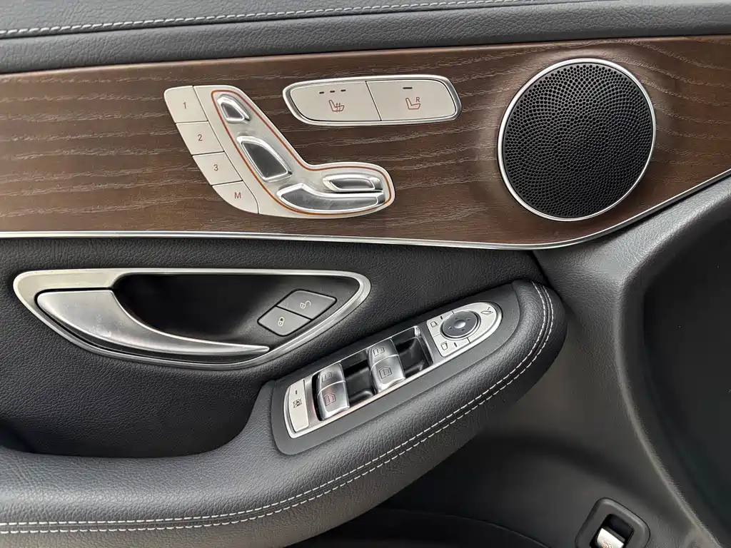 Mercedes-Benz GLC 2022 facelift GLC 260 L 4MATIC luxury model купить на сайте DeffCars