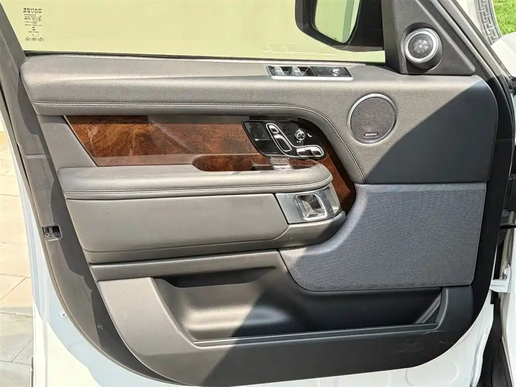 Range Rover 2020 3.0 L6 Legend Extended Edition купить на сайте DeffCars