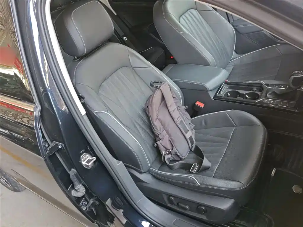 Passat 2022 330TSI Starry Sky Deluxe Edition купить на сайте DeffCars