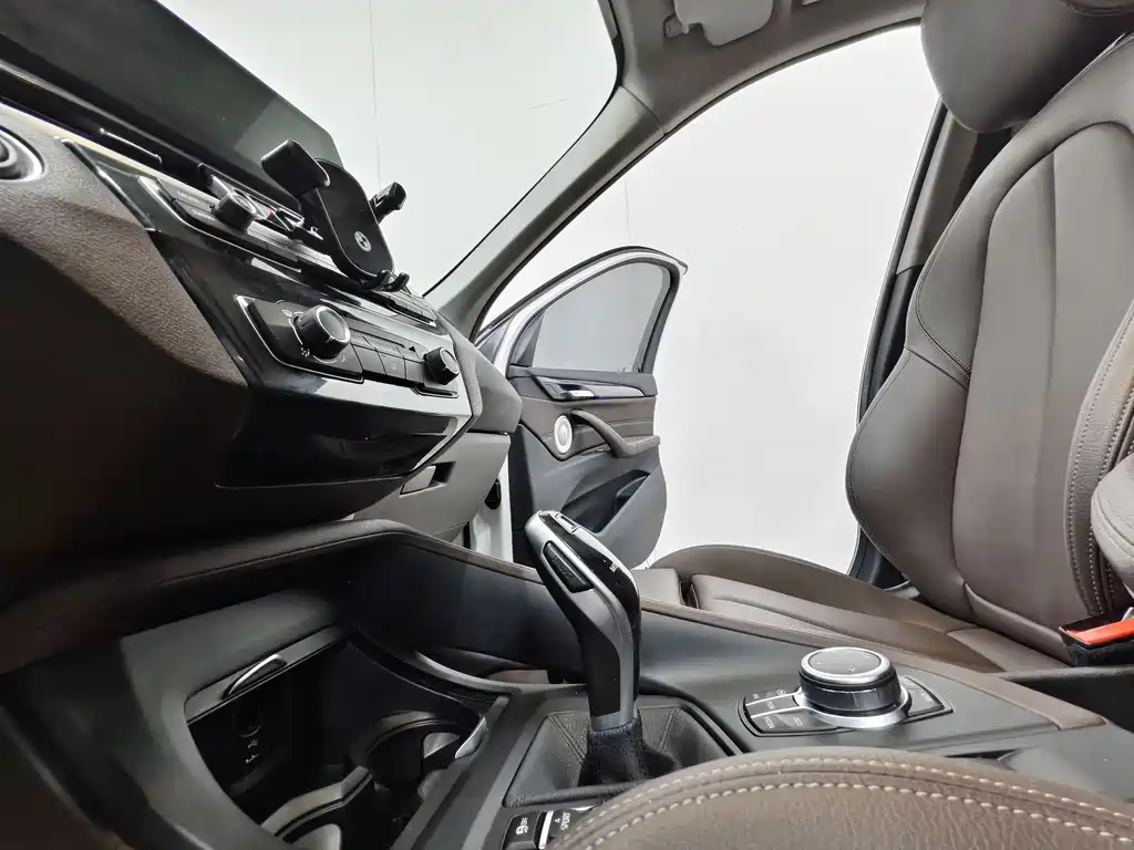 BMW X1 2022 sDrive20Li Fashion Model купить на сайте DeffCars