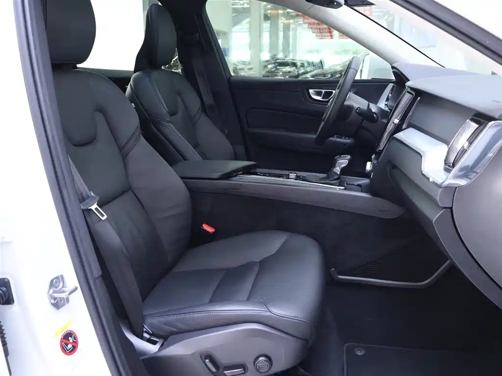 Volvo XC60 2020 T5 four-wheel drive Zhiyi Luxury Edition купить на сайте DeffCars