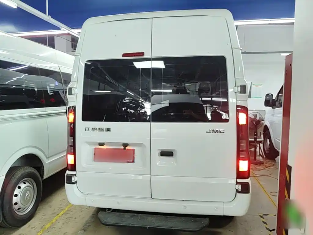 JMC Jiangling Fushun 2022 2.0T Manual Multipurpose Passenger Car Short Axle Medium High Top 6 Seater купить на сайте DeffCars