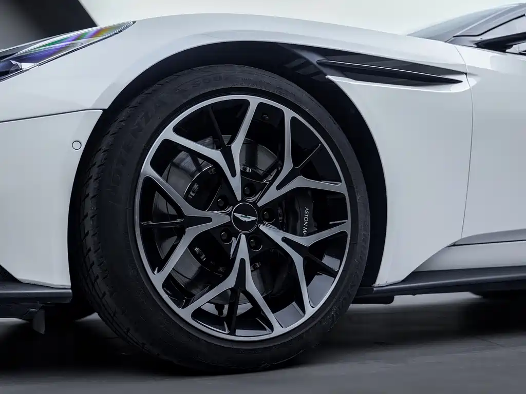 Aston Martin DB11 2019 4.0T V8 Coupe купить на сайте DeffCars
