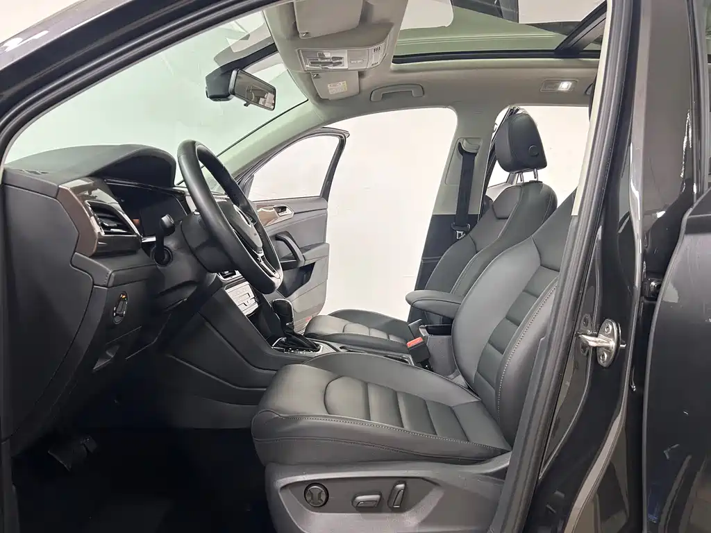 Tuyue 2022 280TSI two-wheel drive luxury version купить на сайте DeffCars