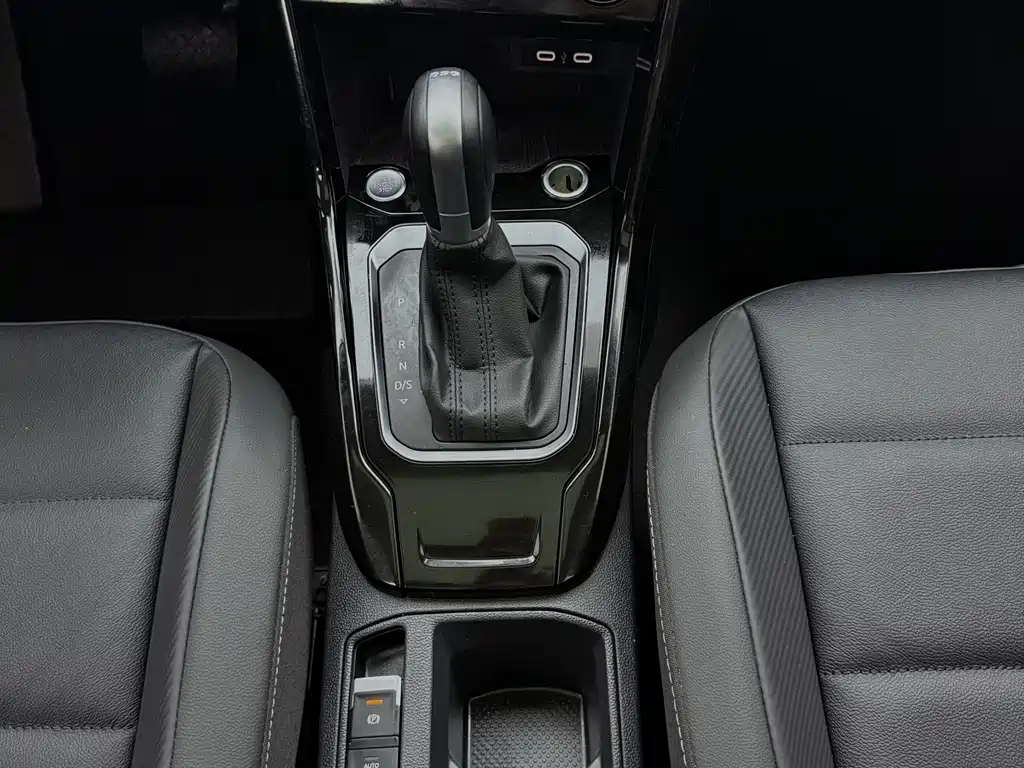 T-ROC 2022 model 280TSI DSG two-wheel drive comfort PLUS купить на сайте DeffCars