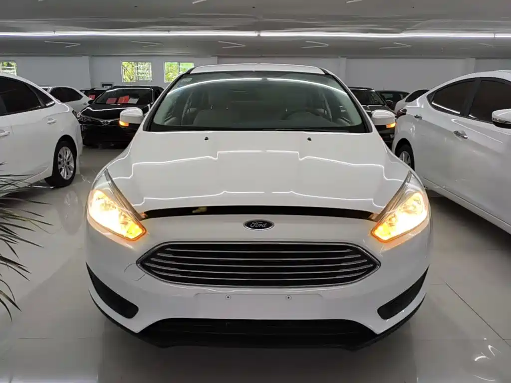 Focus 2018 sedan classic 1.6L automatic comfort smart mobility version купить на сайте DeffCars