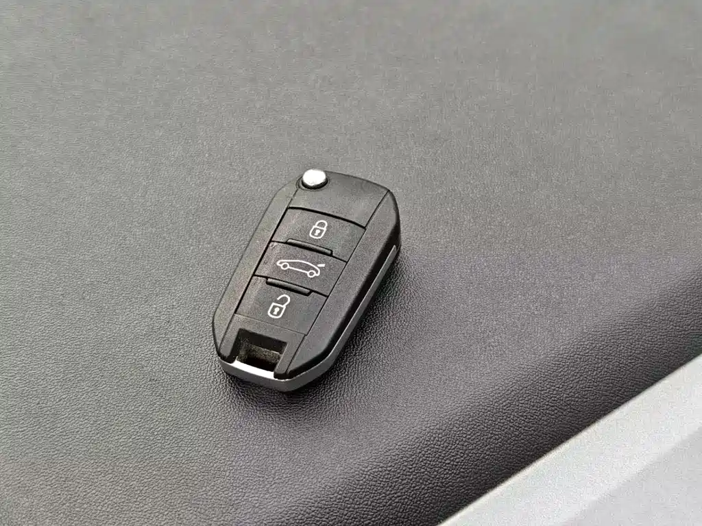 Peugeot 2008 2018 1.6L automatic trendy version купить на сайте DeffCars
