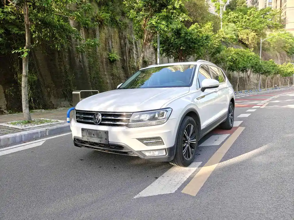 Tiguan L 2021 330TSI automatic two-wheel drive smart version купить на сайте DeffCars
