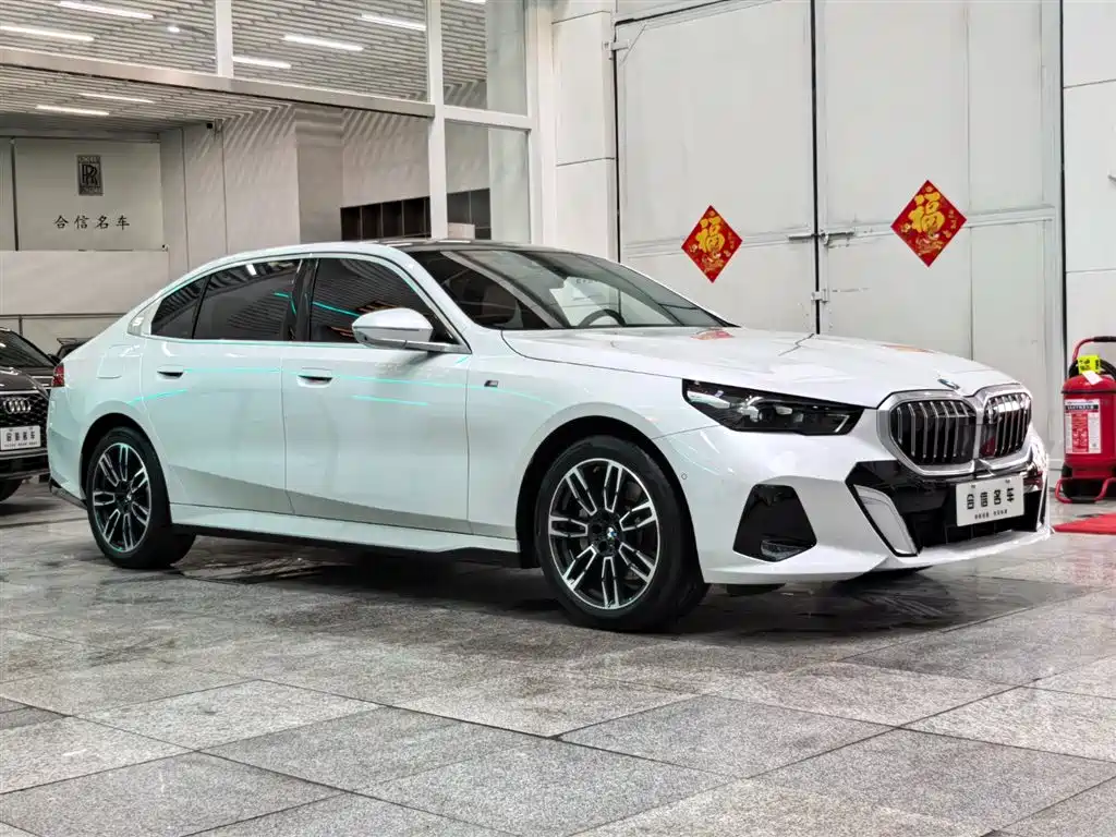 BMW 5 Series 2024 530Li xDrive M Sports Package купить на сайте DeffCars