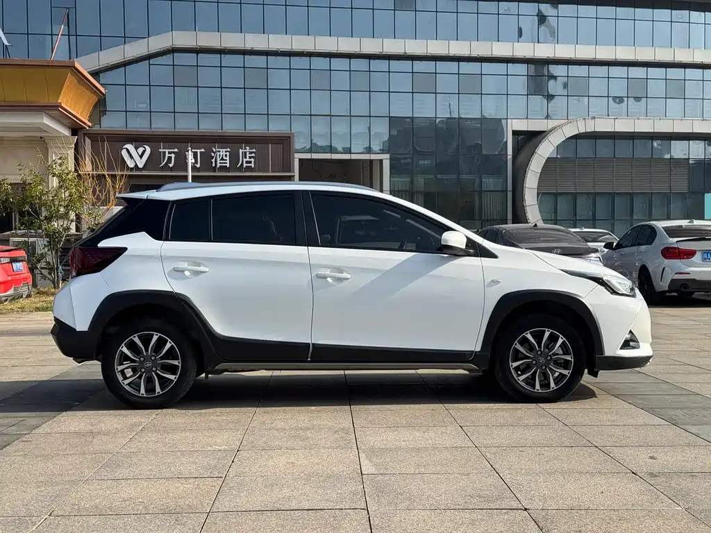 YARiS L Zhixuan 2022 1.5L CVT luxury PLUS version купить на сайте DeffCars