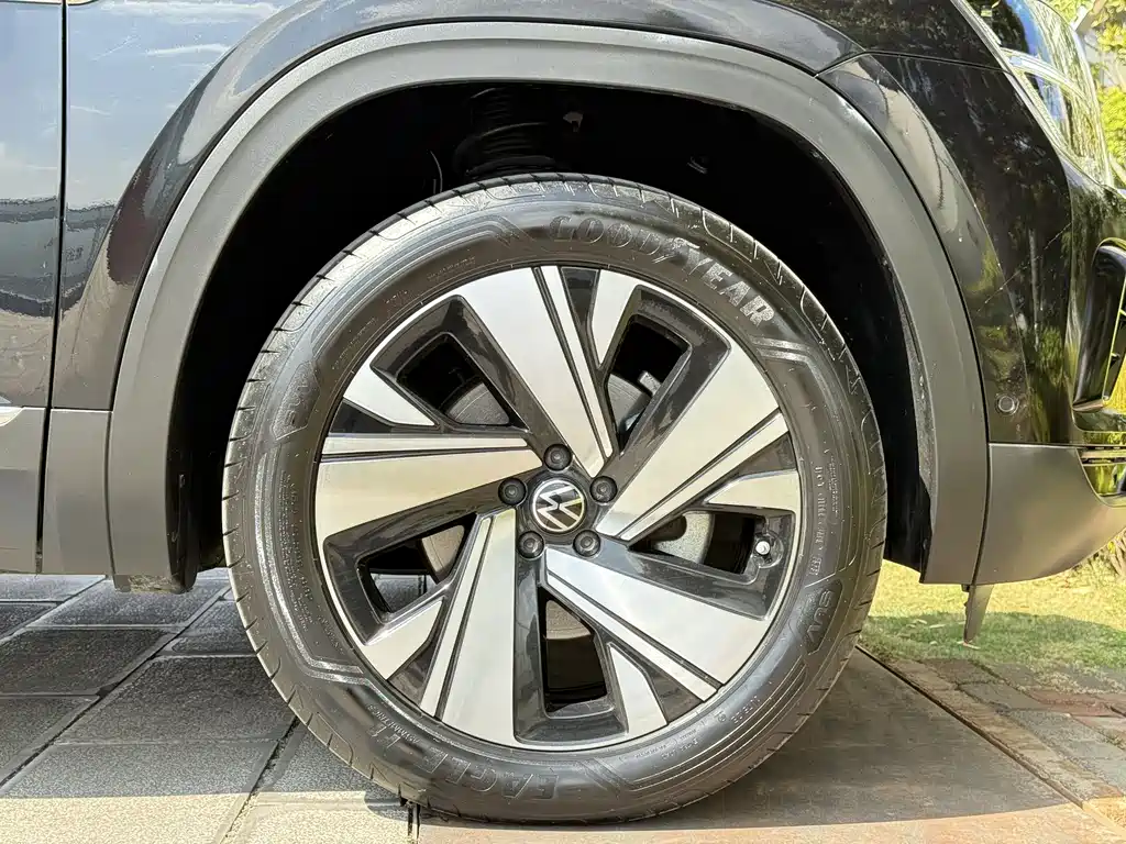 Touron 2024 380TSI four-wheel drive luxury version купить на сайте DeffCars
