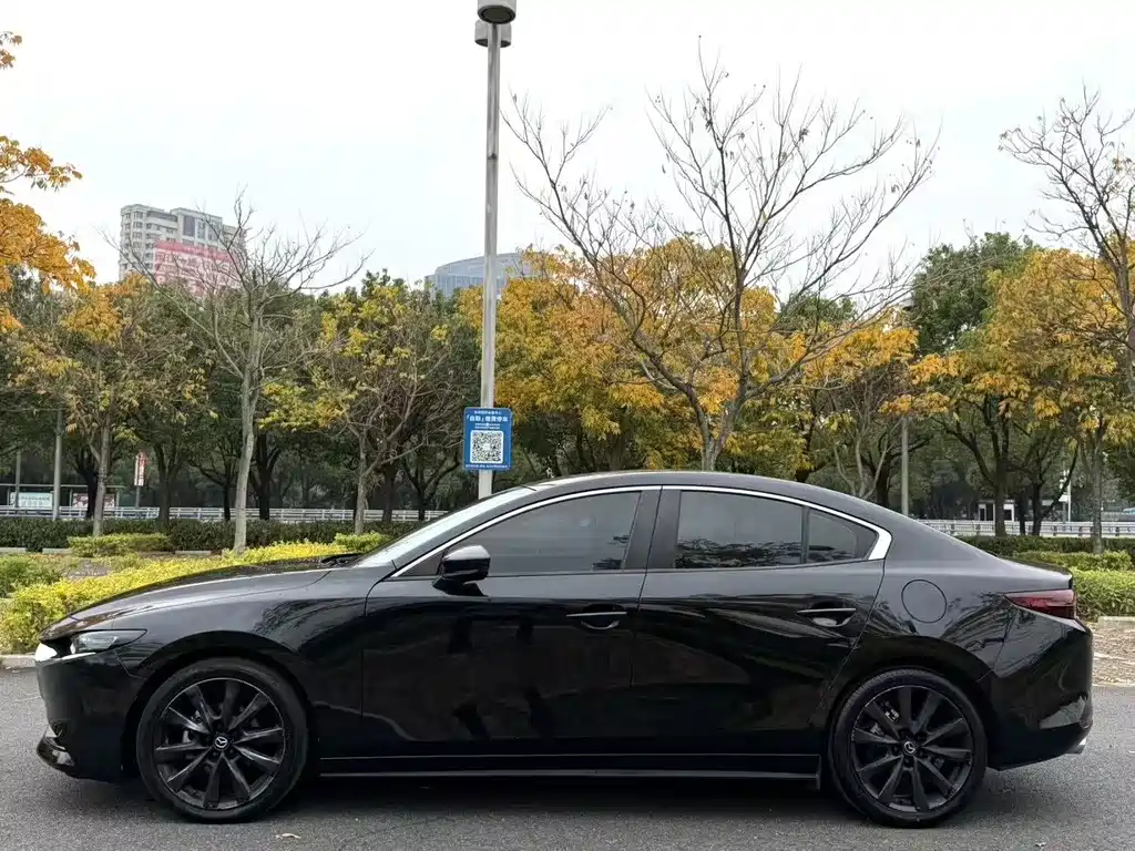 Mazda3 Angkesela 2021 2.0L Automatic Premium Edition купить на сайте DeffCars