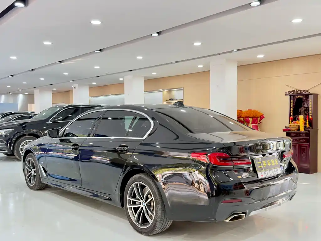 BMW 5 Series 2022 525Li M Sports Package купить на сайте DeffCars