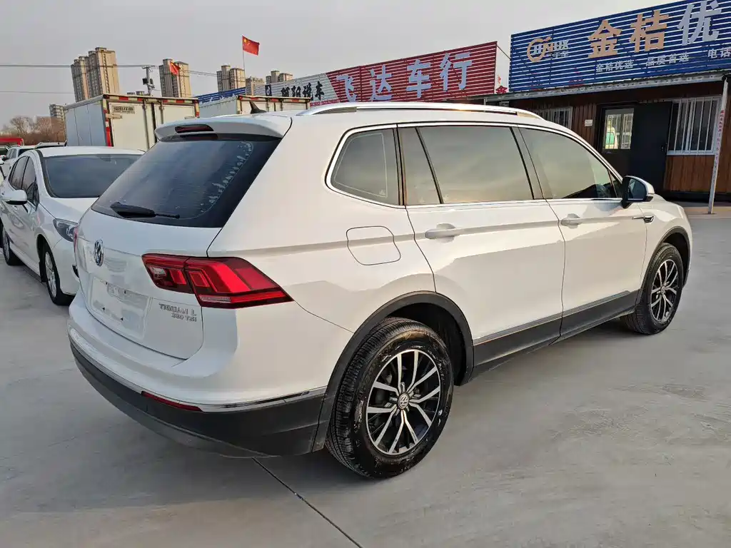 Tiguan L 2018 facelift 330TSI automatic two-wheel drive luxury version купить на сайте DeffCars