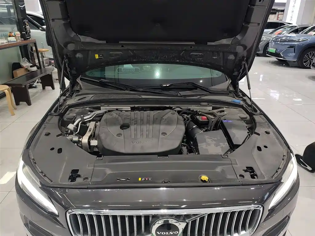 Volvo S90 2025 B5 Zhiyi Luxury Edition купить на сайте DeffCars
