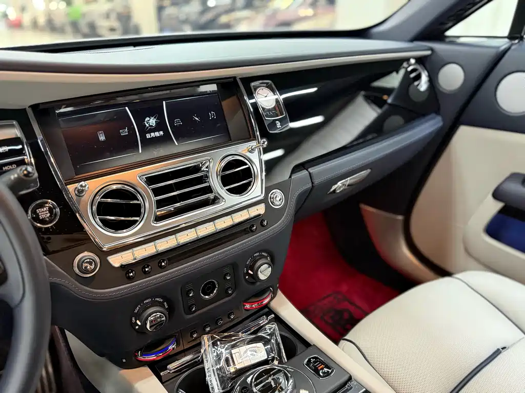Phantom 2018 6.6T standard model купить на сайте DeffCars