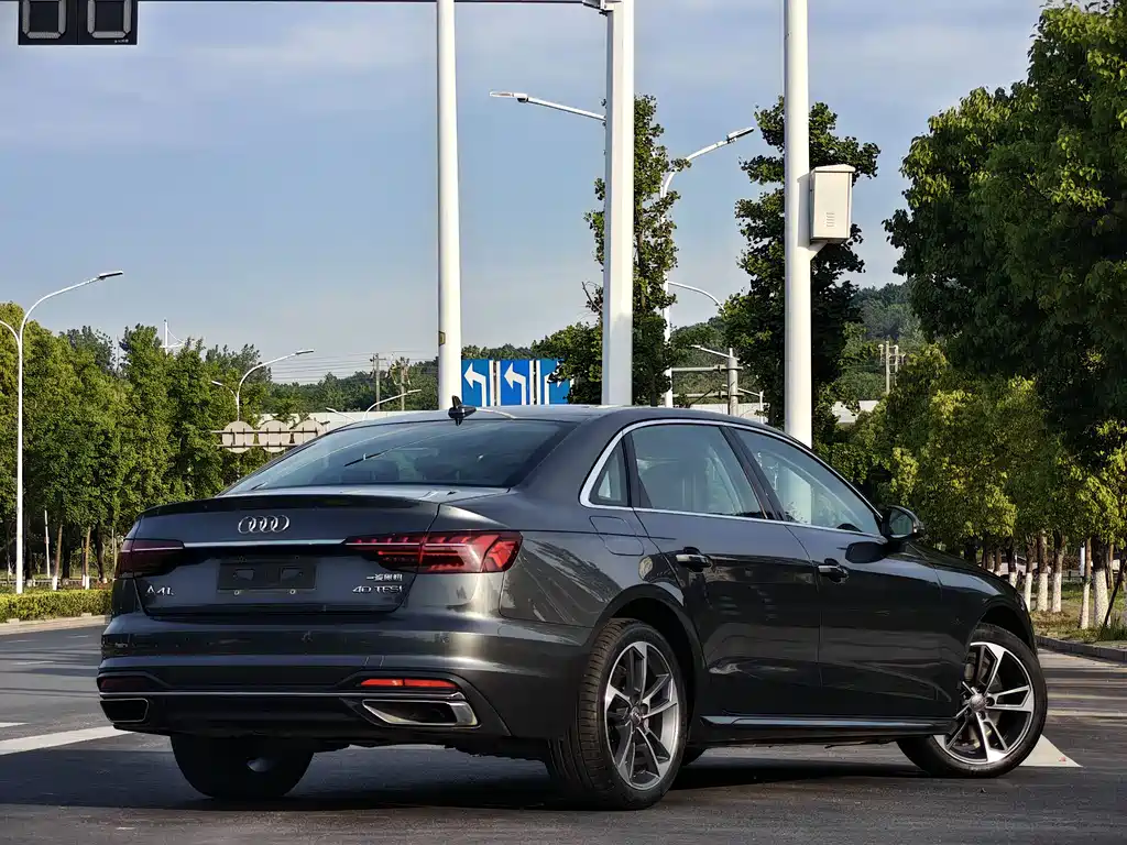 Audi A4L 2020 40 TFSI Fashionable and Elegant купить на сайте DeffCars