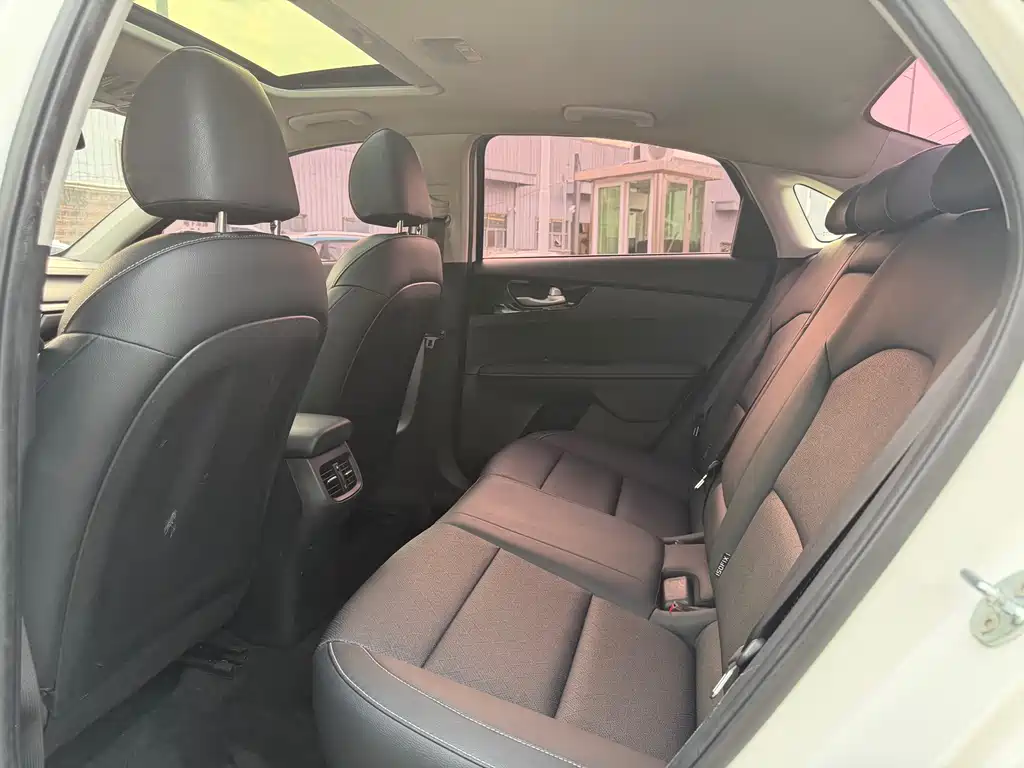 Kia K3 2021 1.5L CVT Fashion Edition купить на сайте DeffCars