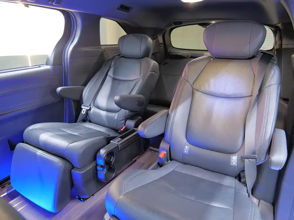 SIENNA 2021 2.5L Hybrid Premium Edition купить на сайте DeffCars