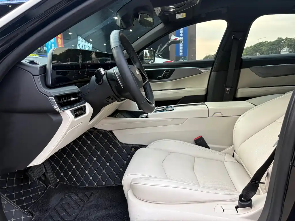 Cadillac CT6 2023 28T Fashion Model купить на сайте DeffCars