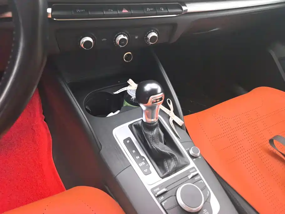 Audi A3 2015 Limousine 35 TFSI millionth commemorative smart collar model купить на сайте DeffCars