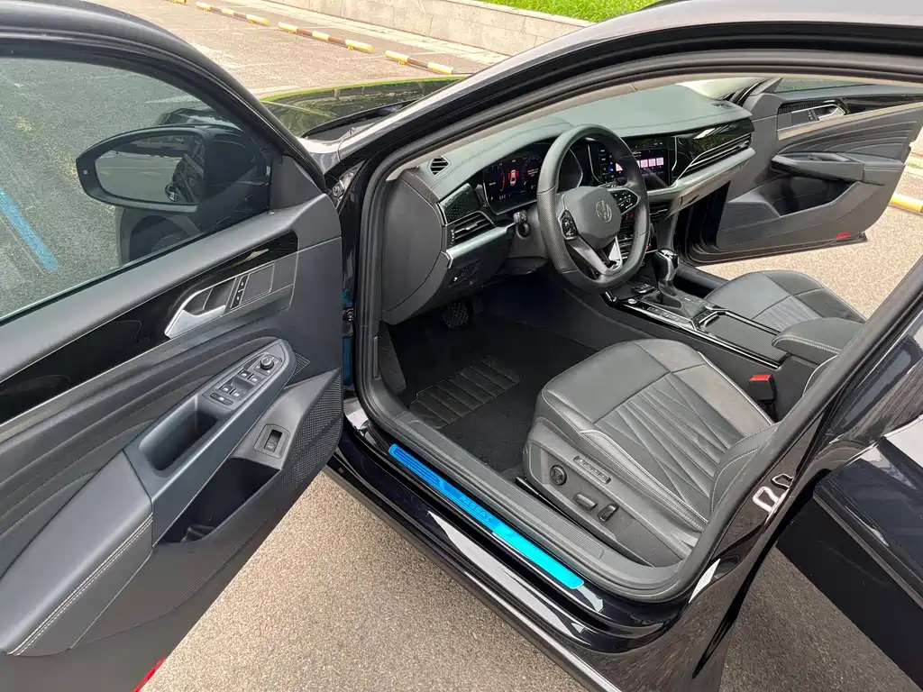 Passat 2022 330TSI Starry Sky Deluxe Edition купить на сайте DeffCars