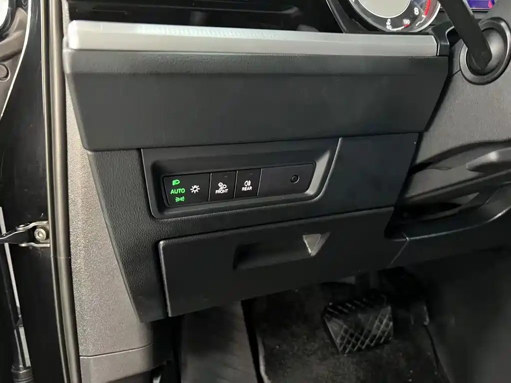 Touareg 2021 2.0TSI Pilot Special Edition купить на сайте DeffCars