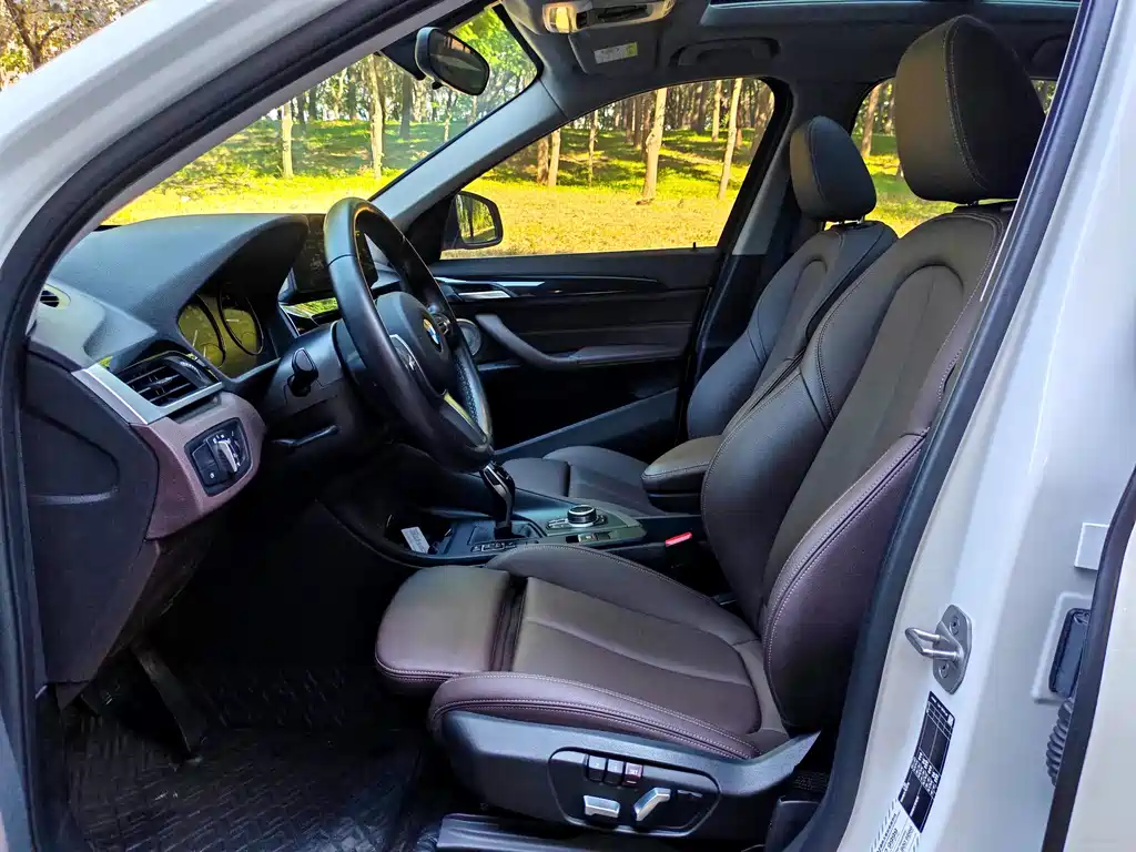 BMW X1 2022 sDrive25Li Leading Model купить на сайте DeffCars