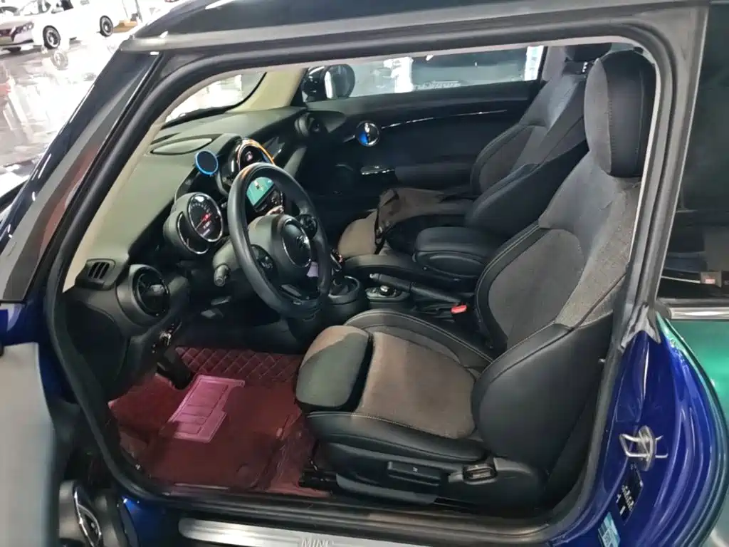 MINI 2019 1.5T COOPER Classic купить на сайте DeffCars