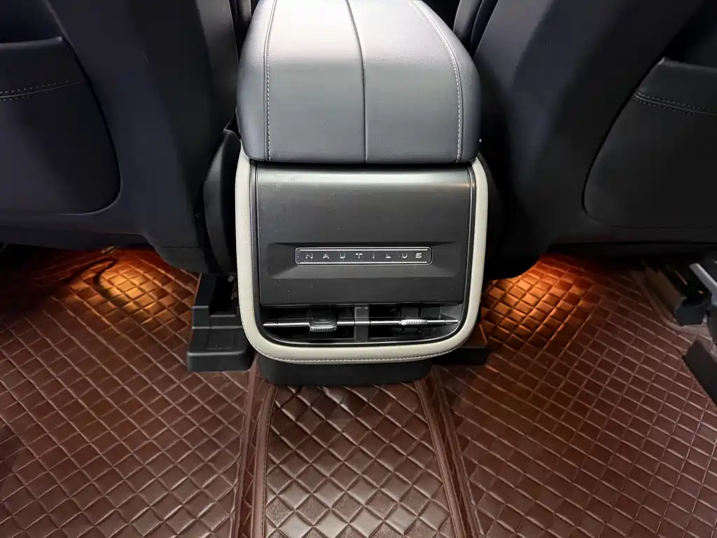 Voyager 2023 2.0T four-wheel drive exclusive edition купить на сайте DeffCars