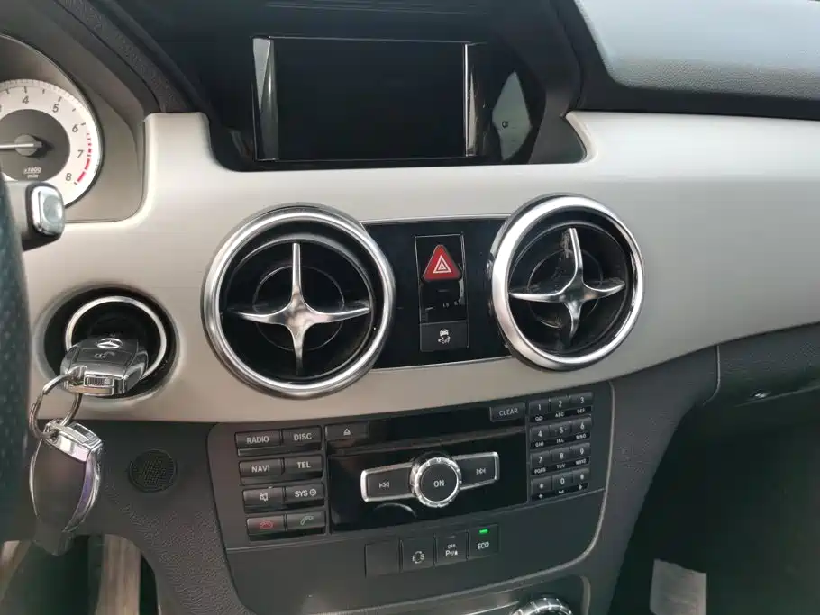 Mercedes GLK-Class 2015 GLK 260 4MATIC Dynamic Extreme Edition купить на сайте DeffCars