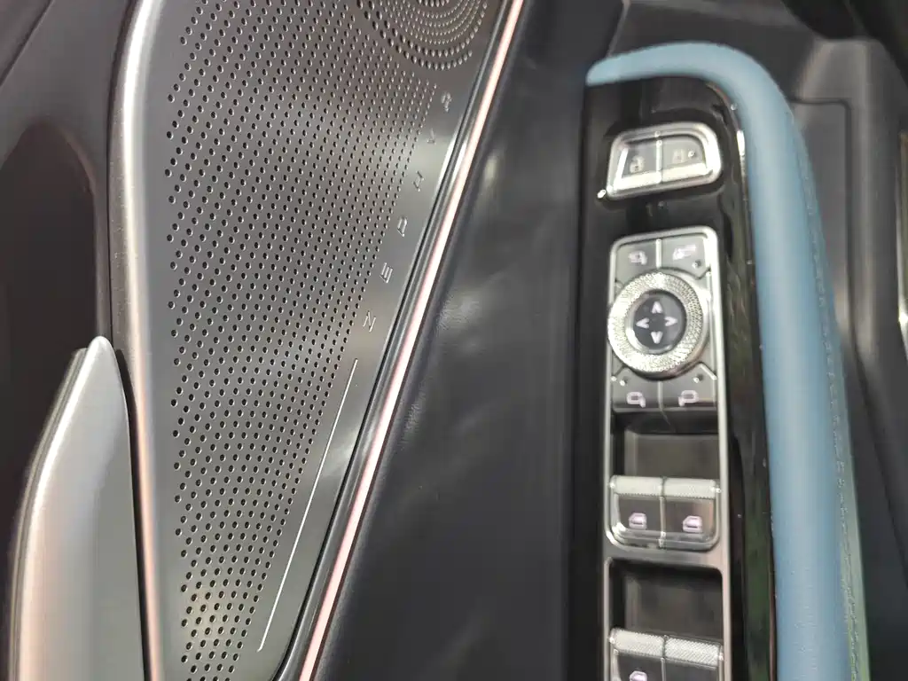 Lincoln Z 2024 2.0T two-wheel drive premium hybrid version купить на сайте DeffCars