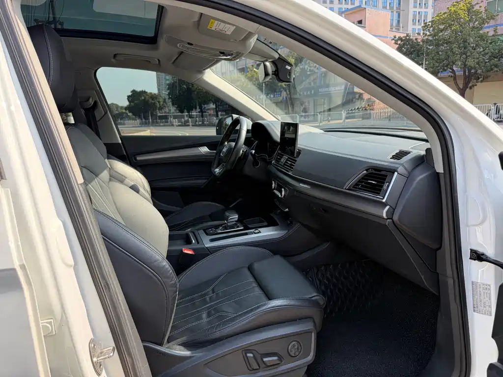 Audi Q5L 2021 40 TFSI Fashionable and Dynamic купить на сайте DeffCars