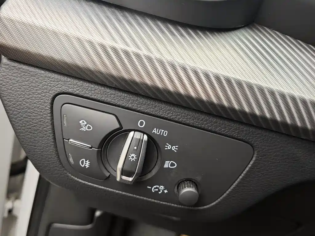 Audi Q5L 2020 45 TFSI exclusive sports model купить на сайте DeffCars