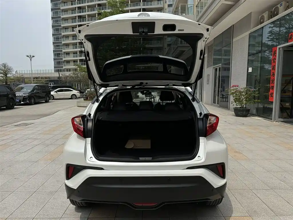 Yize IZOA 2021 2.0L Yixiang Edition купить на сайте DeffCars