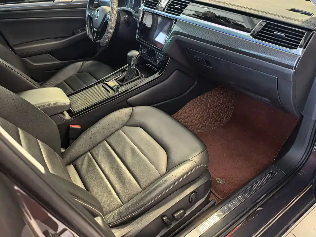 Huiang 2019 380TSI 2WD Business Edition National V купить на сайте DeffCars