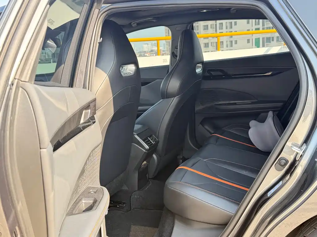 Changan UNI-V 2024 1.5T premium model купить на сайте DeffCars