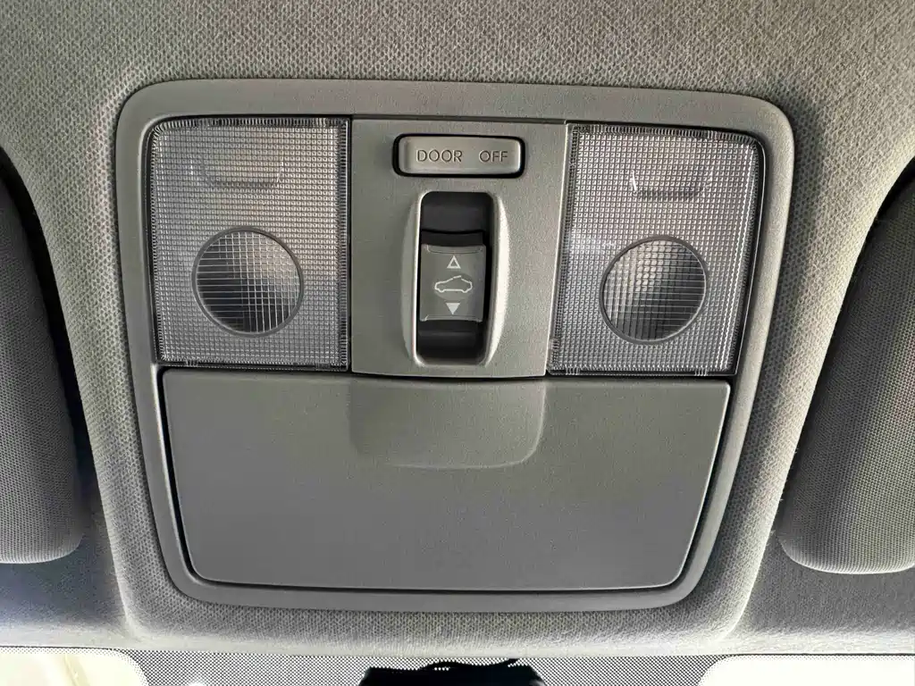 Yipao 2021 1.4L CVT sunroof model купить на сайте DeffCars