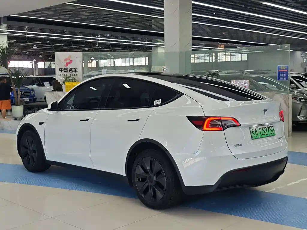 Model Y 2023 long-range all-wheel drive version купить на сайте DeffCars