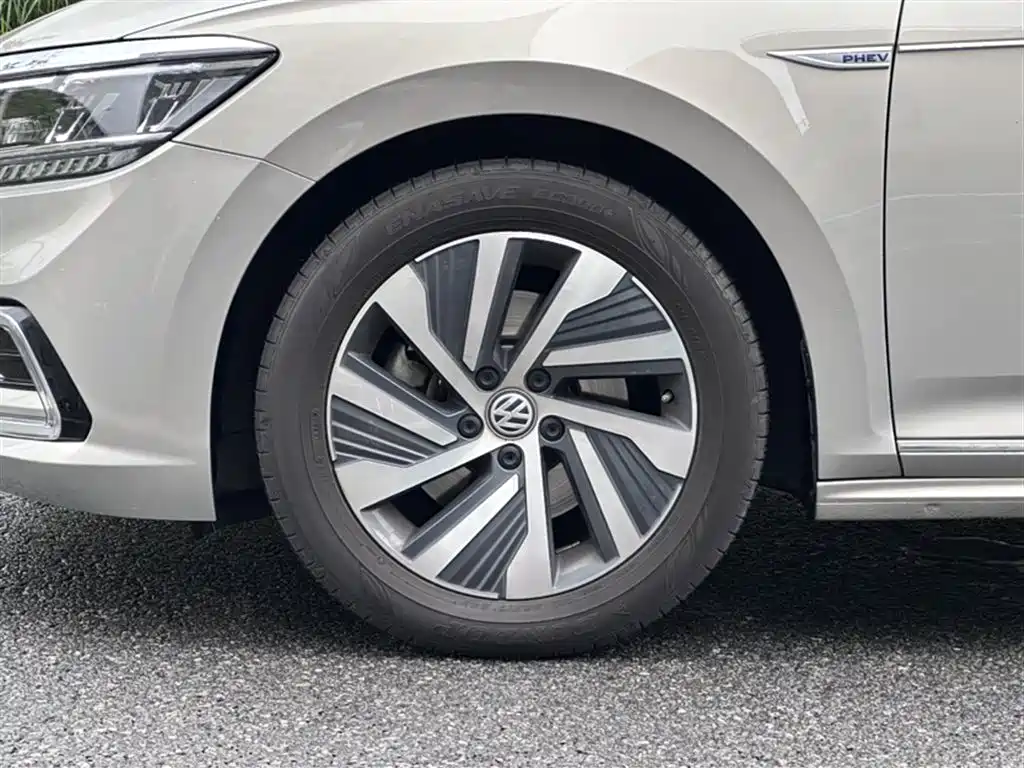 Passat New Energy 2020 430PHEV Hybrid Luxury Edition National VI купить на сайте DeffCars